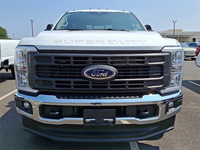 2025 Ford F-350 XL photo 2