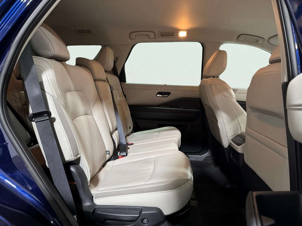 2023 Nissan Pathfinder SL photo 25