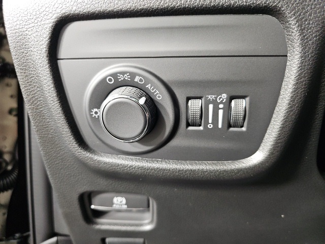 2025 Jeep Grand Cherokee Laredo X photo 18