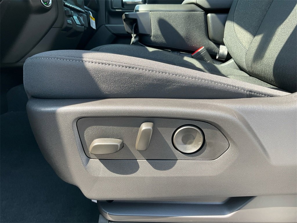 2025 Chevrolet Silverado 1500 Custom photo 24