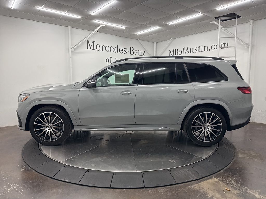 2026 Mercedes Benz GLS 450 4MATIC photo 3