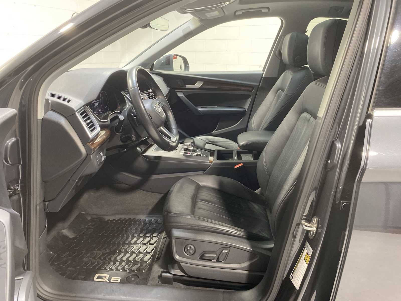 2018 Audi Q5 Premium Plus photo 2