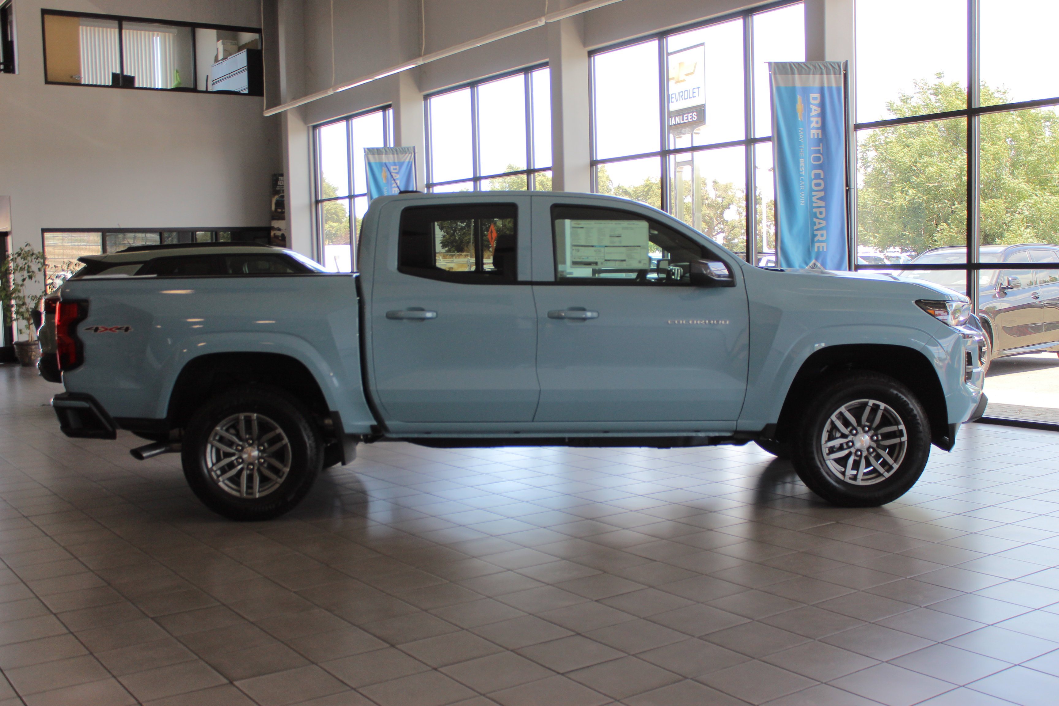 2025 Chevrolet Colorado Work Truck LT photo 9