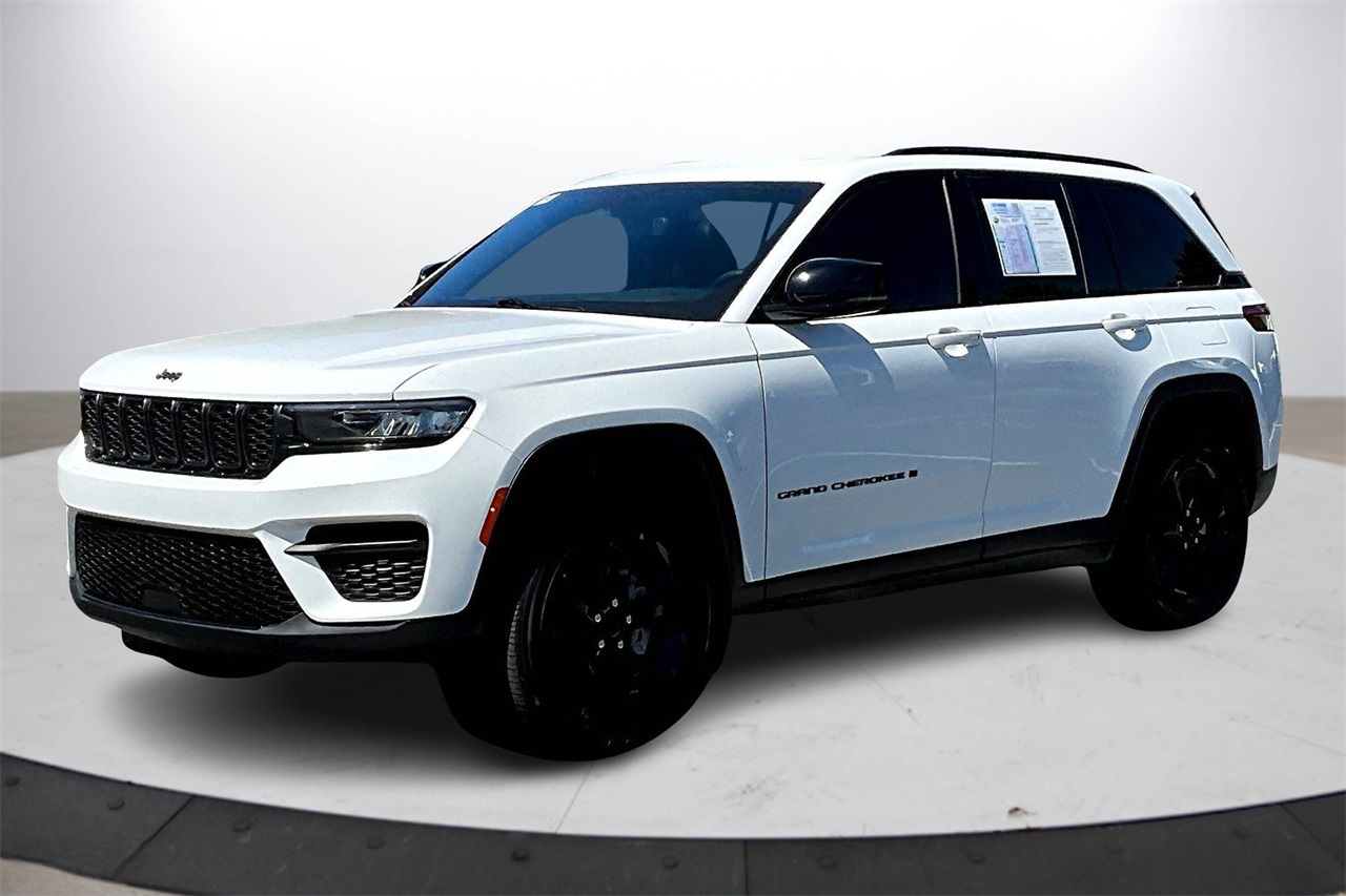 2023 Jeep Grand Cherokee Altitude photo 4