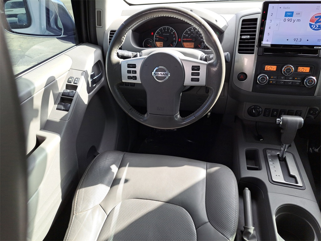 2019 Nissan Frontier SL photo 10