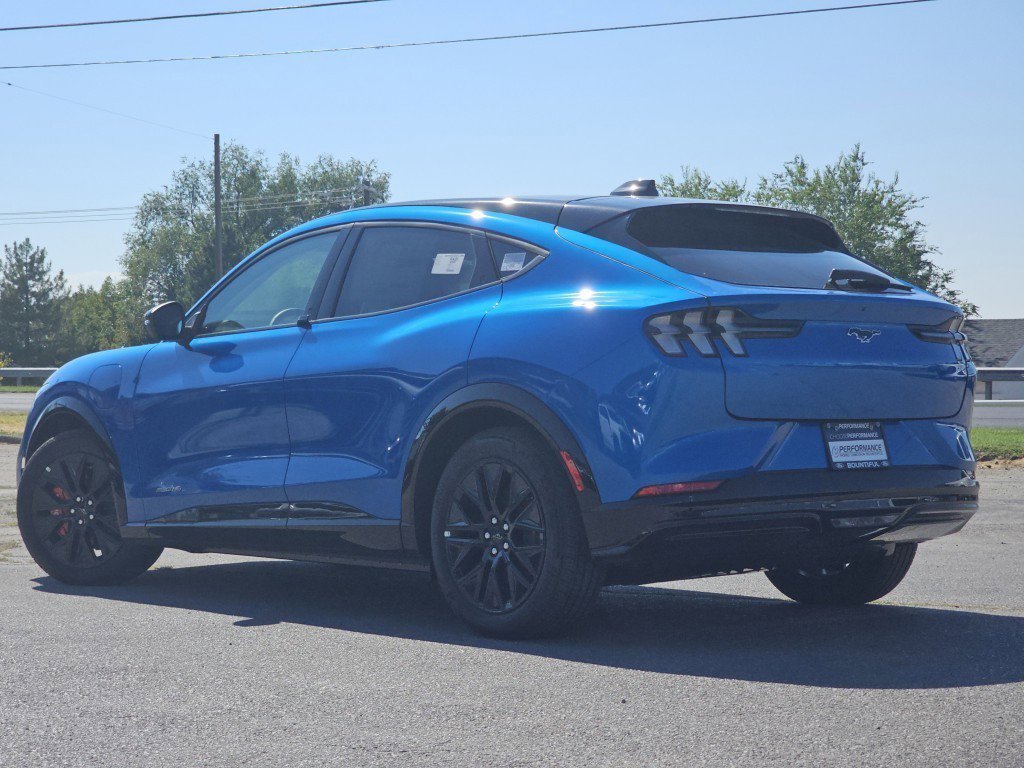 2025 Ford Mustang Mach-E Premium photo 17