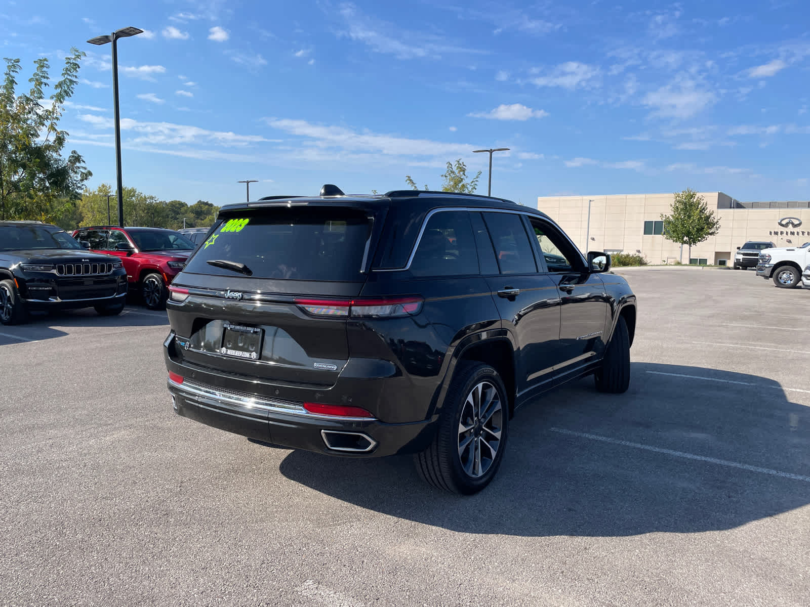 2023 Jeep Cherokee Overland 4xe photo 5