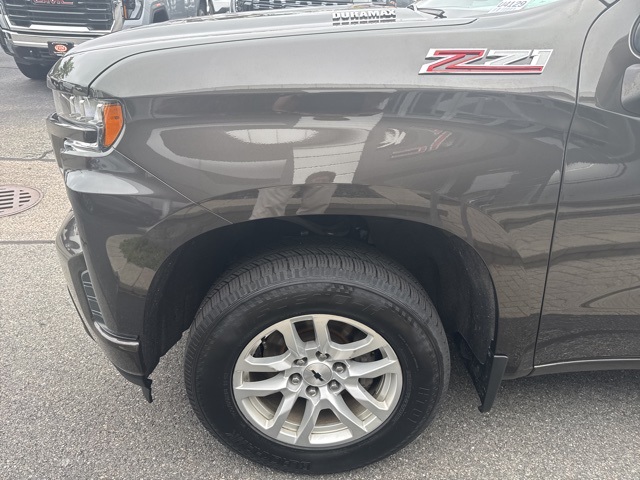 2021 Chevrolet Silverado 1500 RST photo 2