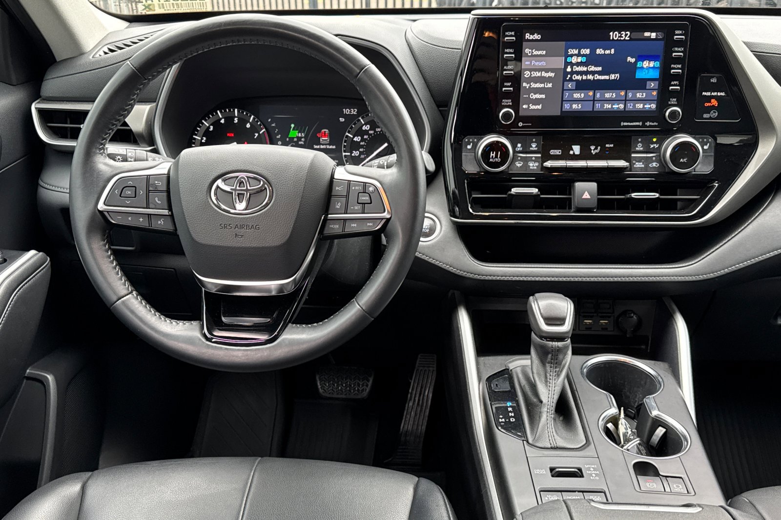 2020 Toyota Highlander XLE photo 8