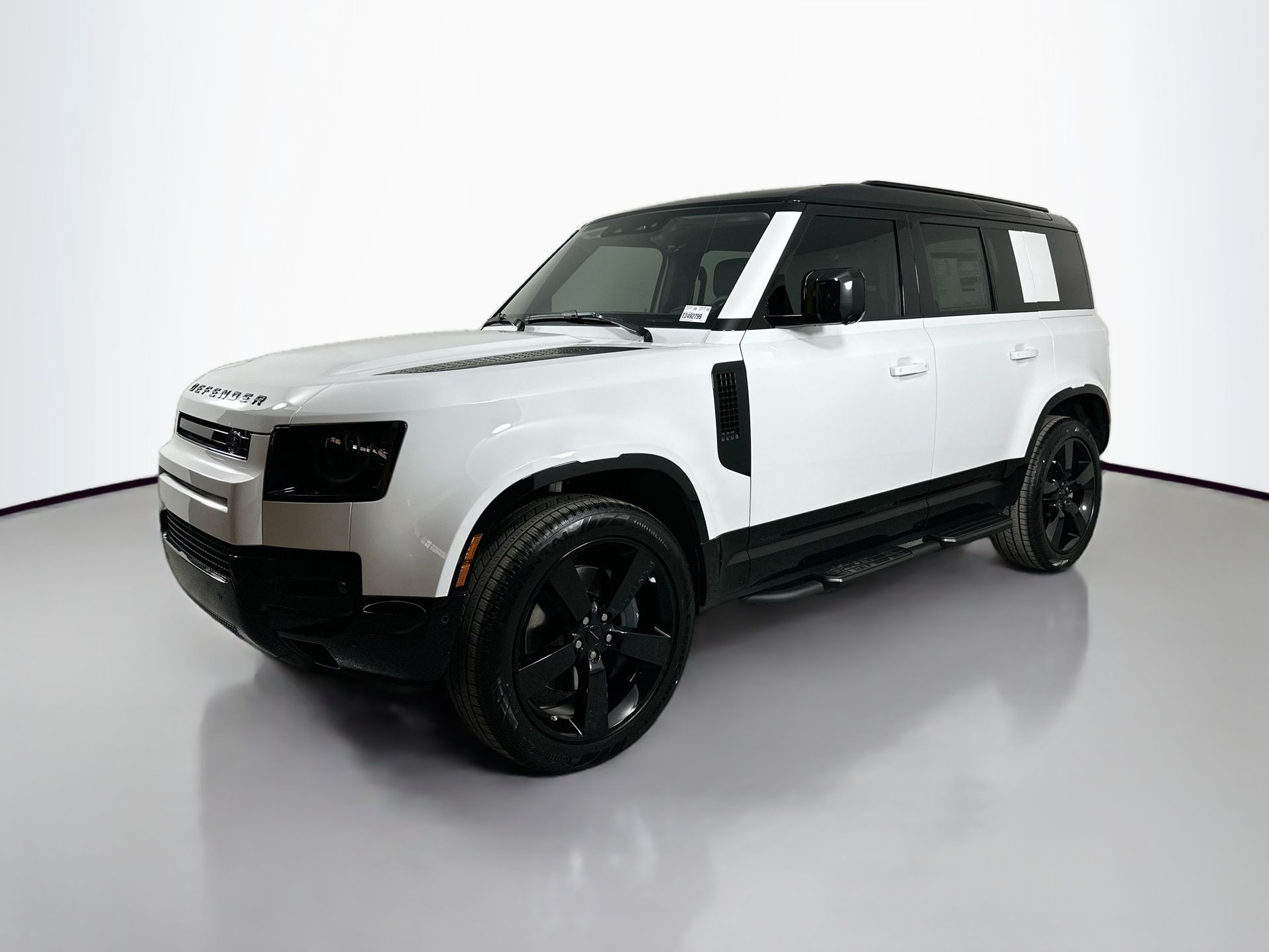 2026 Land Rover Defender X-Dynamic SE's photo