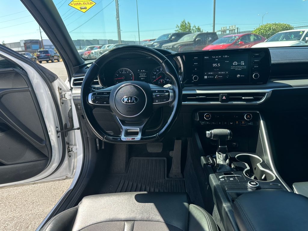 2021 Kia K5 GT-Line photo 13