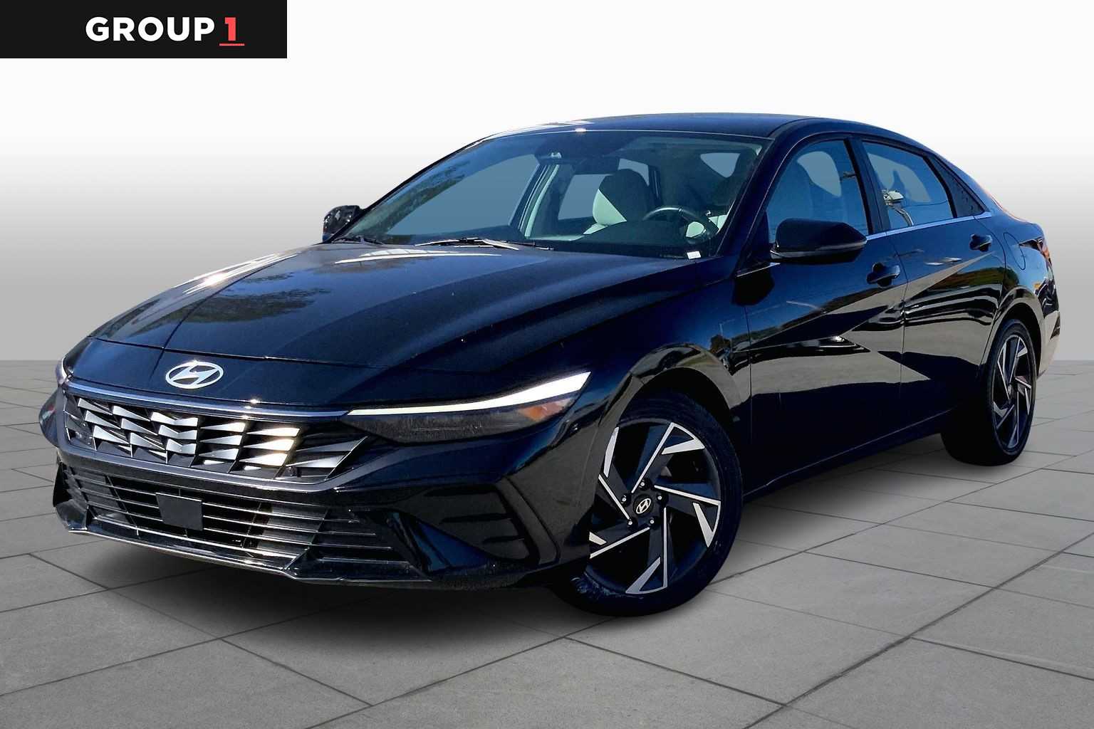 2024 Hyundai Elantra Limited's photo