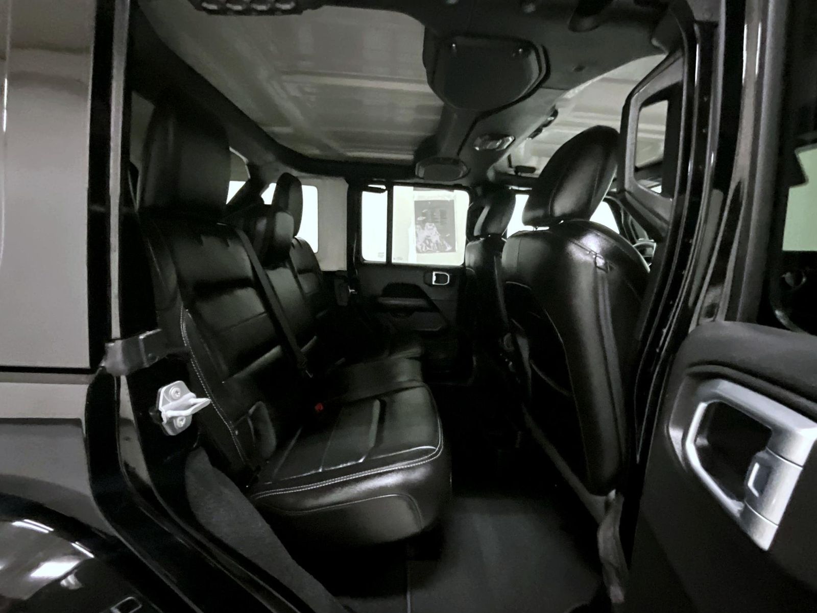 2022 Jeep Wrangler Unlimited Sahara photo 15