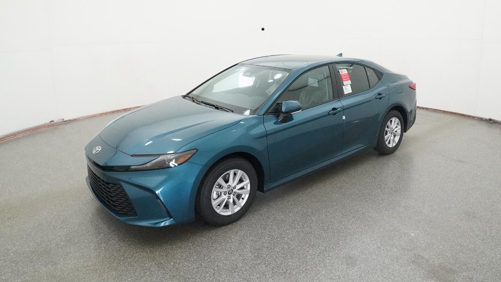 2026 Toyota Camry LE's photo