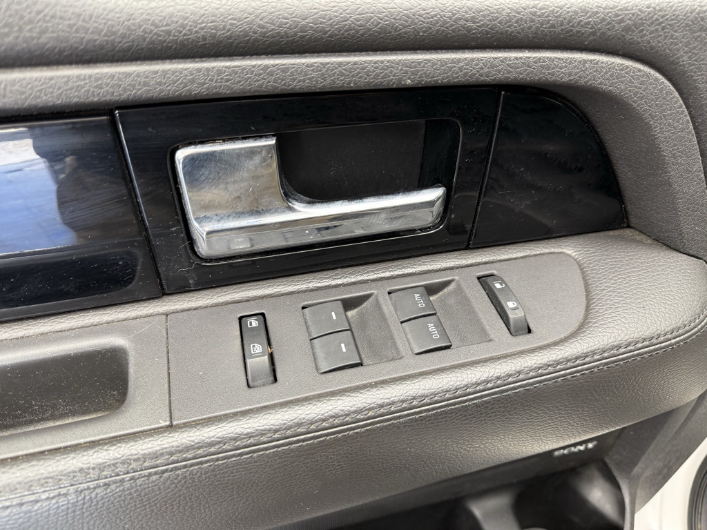 2014 Ford F-150 Limited photo 35