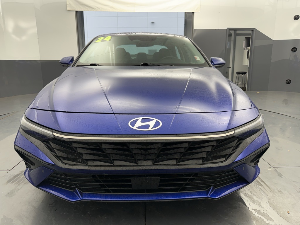 2024 Hyundai Elantra SEL photo 2