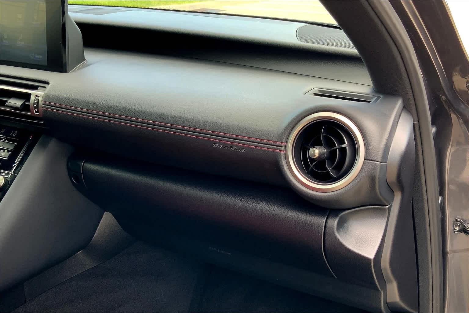 2021 Lexus IS 300 photo 16