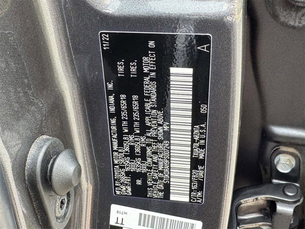 2023 Toyota Highlander LE photo 19