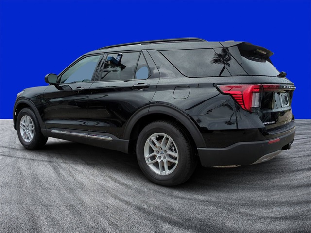 2025 Ford Explorer photo 4