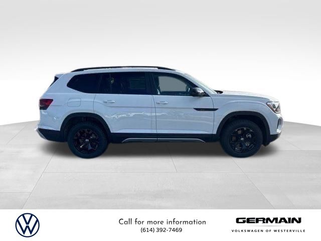2025 Volkswagen Atlas Peak Edition SE photo 3