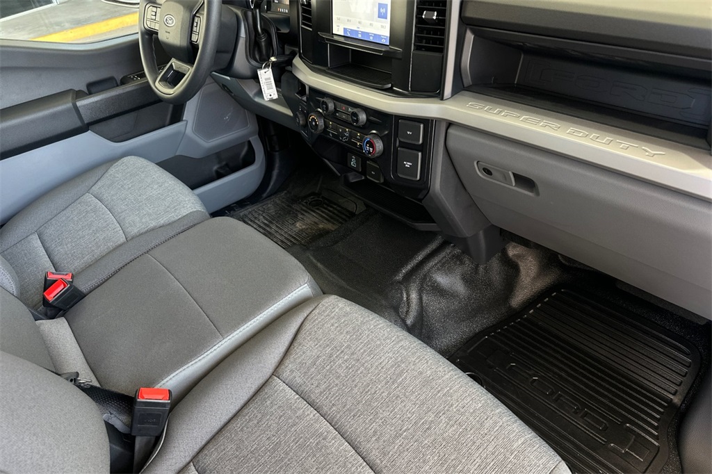 2025 Ford F-550 XL photo 11