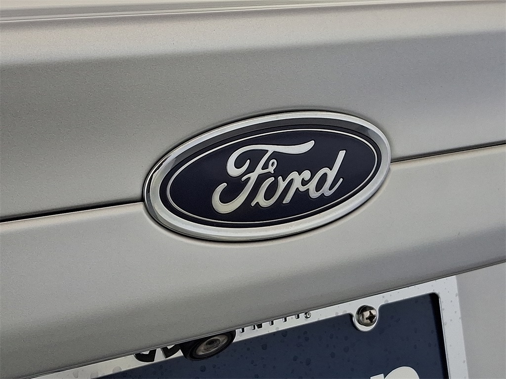 2015 Ford Fusion SE photo 29