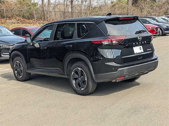 2024 Nissan Rogue SV photo 3