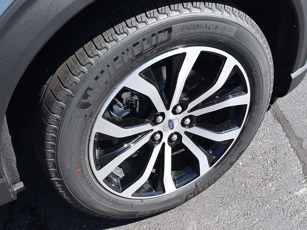 2025 Ford Explorer ST-Line photo 9