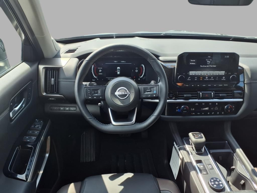 2025 Nissan Pathfinder Platinum photo 4