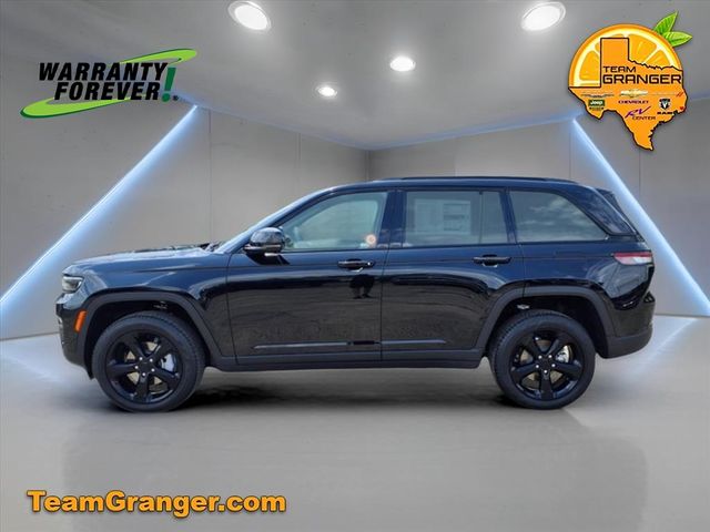 2025 Jeep Grand Cherokee Limited photo 3
