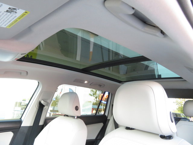 2020 Volkswagen Tiguan SEL photo 20