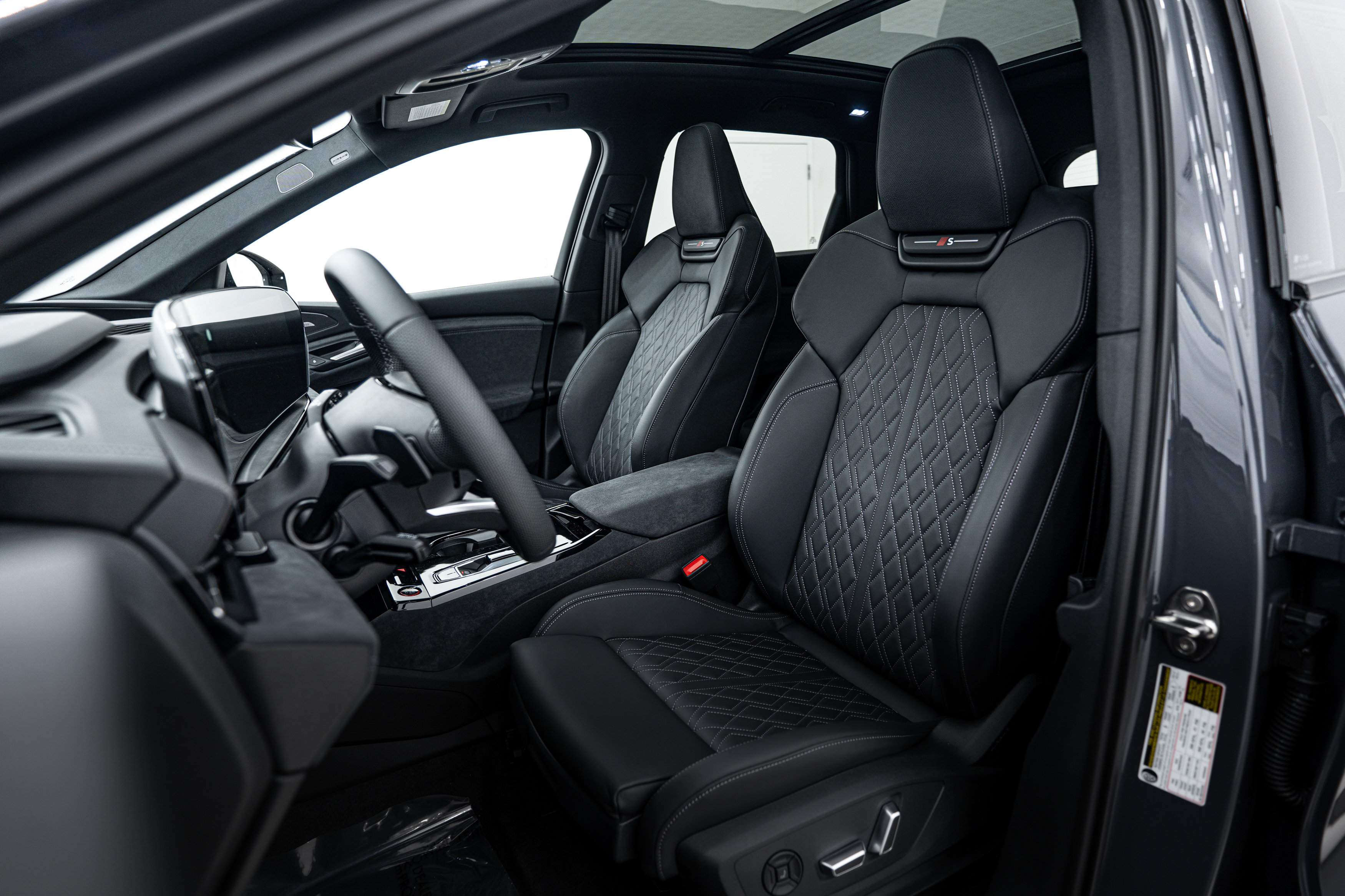 2025 Audi SQ6 photo 13