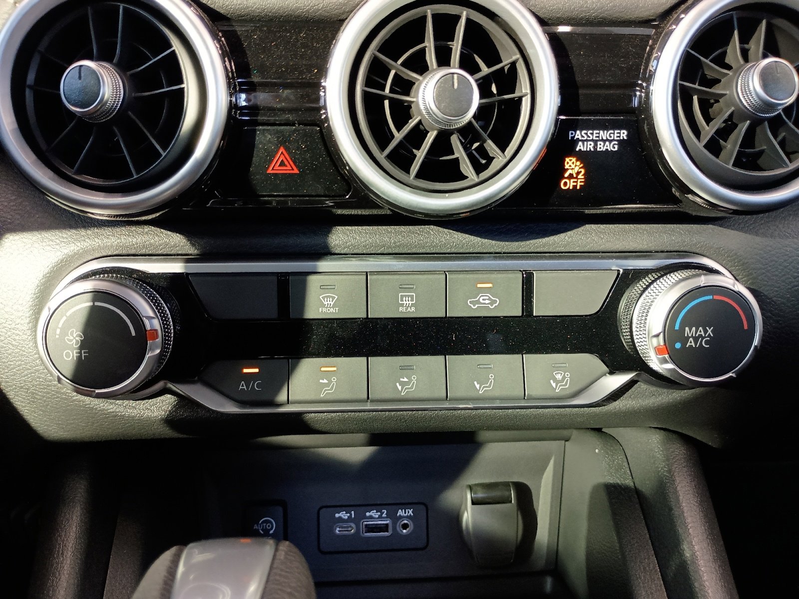 2025 Nissan Sentra SV photo 13