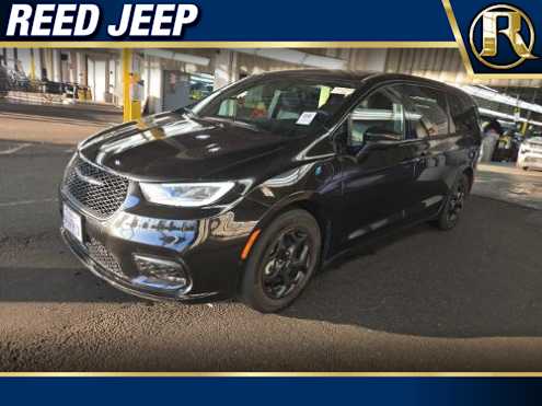 2022 Chrysler Pacifica Hybrid Touring L's photo