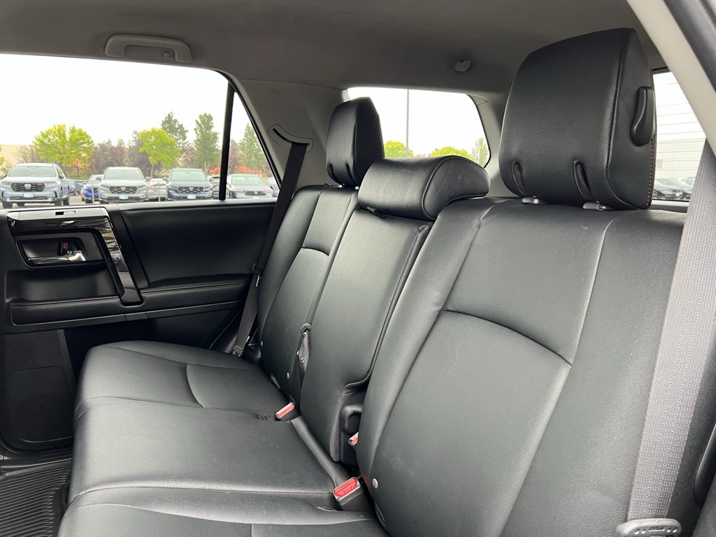 2019 Toyota 4Runner TRD Off-Road Premium photo 26
