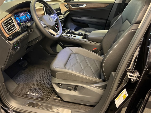 2026 Volkswagen Atlas SE Technology photo 4