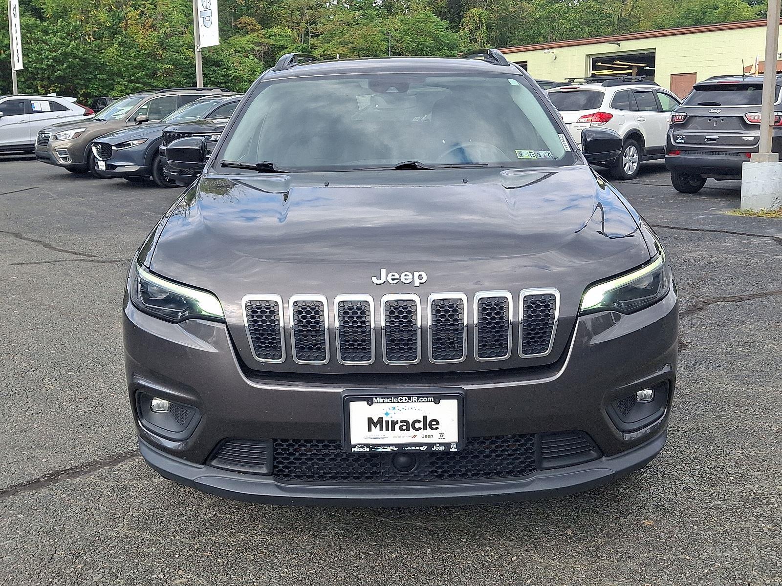 2022 Jeep Cherokee Latitude Lux photo 2