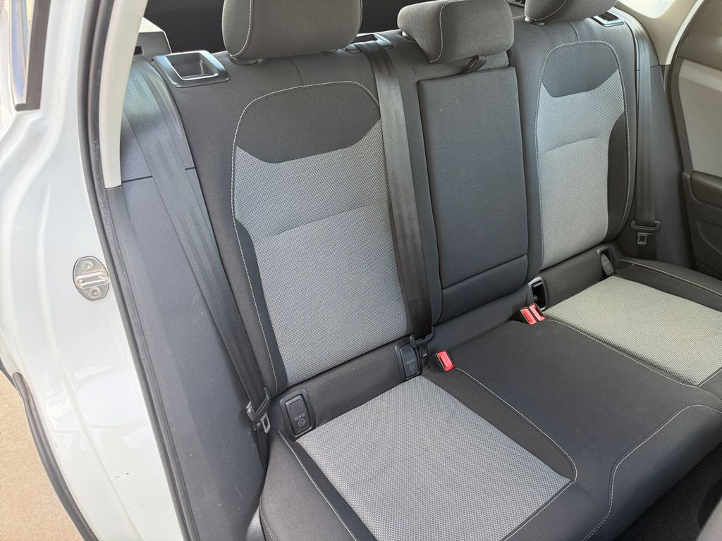 2022 Volkswagen Taos S photo 16