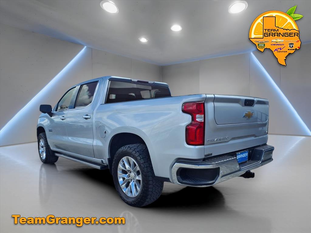 2022 Chevrolet Silverado 1500 LTZ photo 2