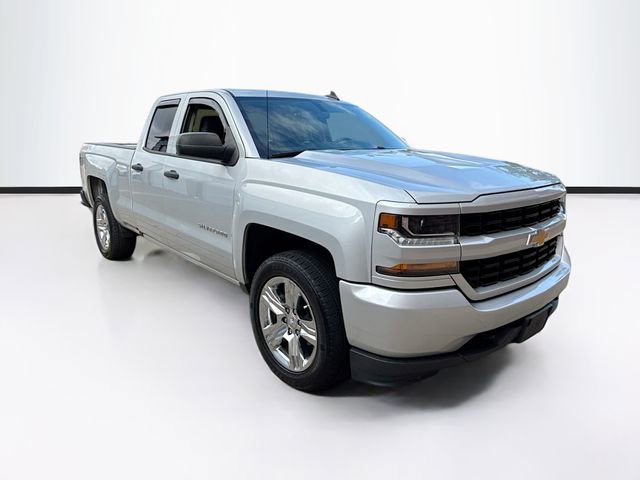 2019 Chevrolet Silverado 1500 Custom photo 2