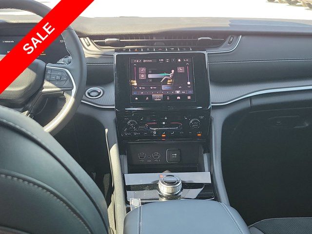 2025 Jeep Grand Cherokee Altitude photo 27