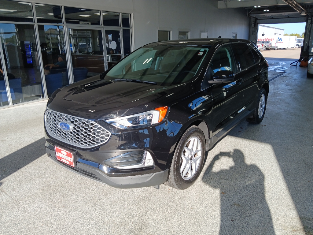 2023 Ford Edge SEL photo 4