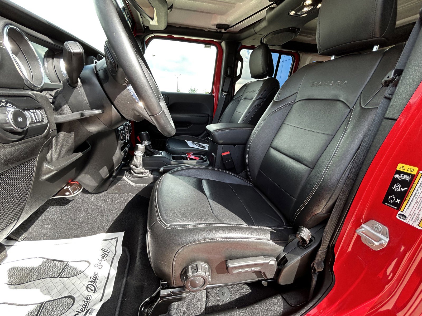 2020 Jeep Wrangler Unlimited Sahara photo 13