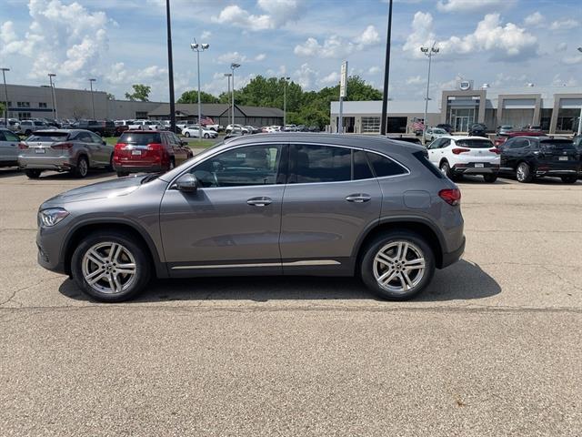 2021 Mercedes Benz GLA 250 4MATIC photo 2