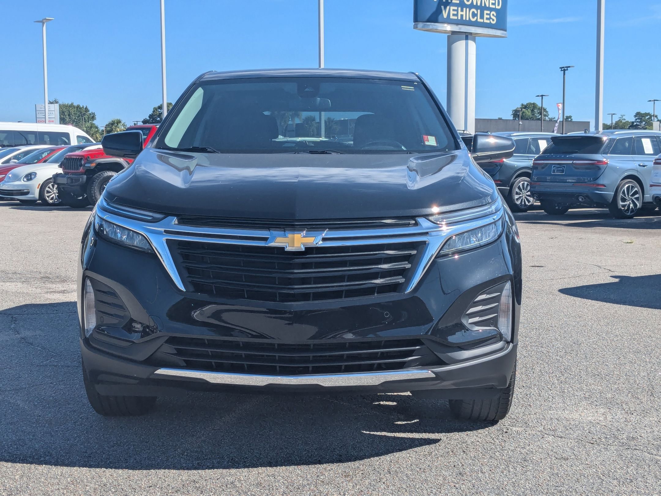 2022 Chevrolet Equinox LT photo 2