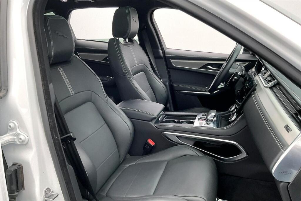 2025 Jaguar F-PACE P250 R-Dynamic S photo 3