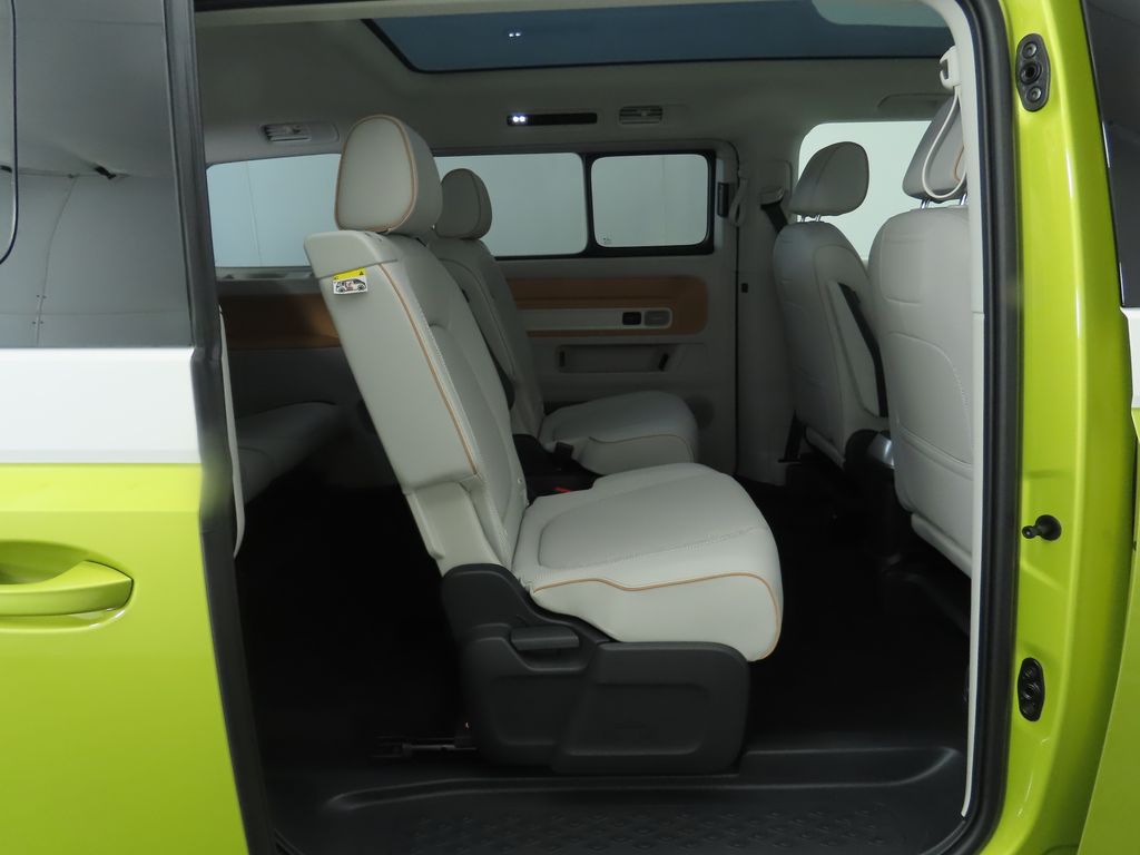 2025 Volkswagen ID. Buzz photo 18