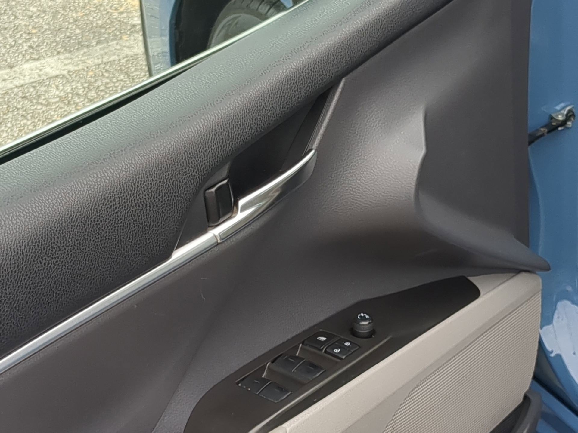 2023 Toyota Camry SE photo 12