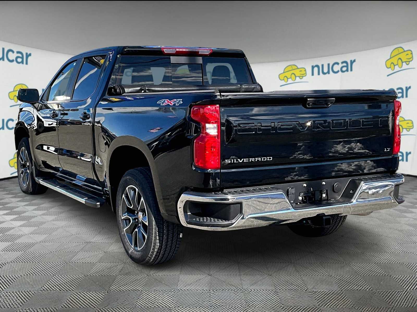 2025 Chevrolet Silverado 1500 LT photo 4
