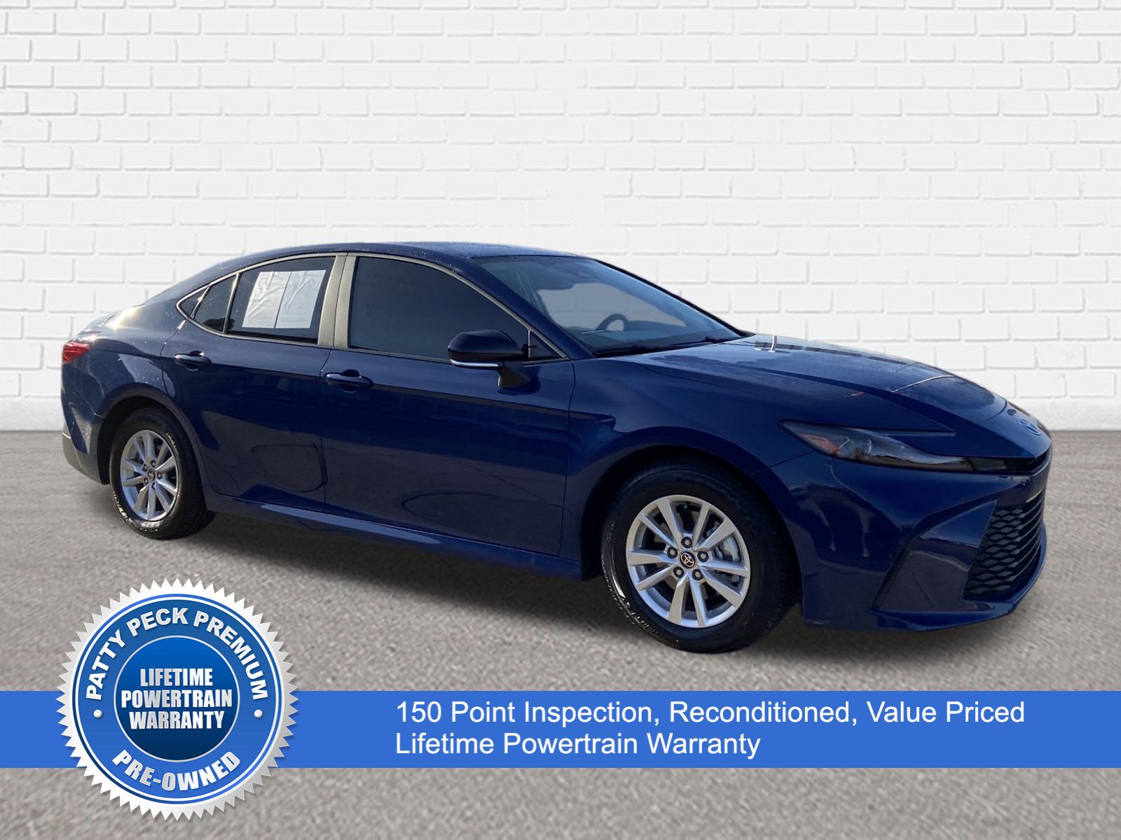 2025 Toyota Camry LE's photo